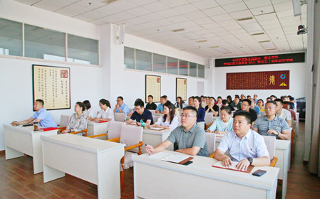 標題：中國農(nóng)機院黨委委員、副總經(jīng)理，呼和浩特分院黨委書記、董事長王振華講授黨課
瀏覽次數(shù)：944
發(fā)表時間：2024-06-26